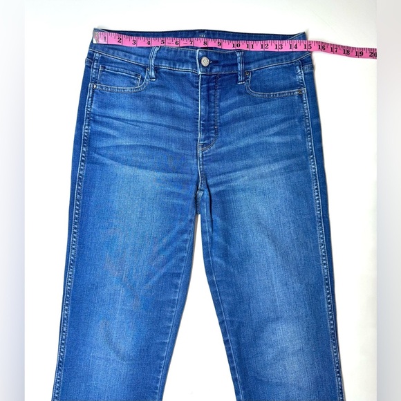 White House Black Market The Straight Crop Jeans Size- 4 - Picture 5 of 10